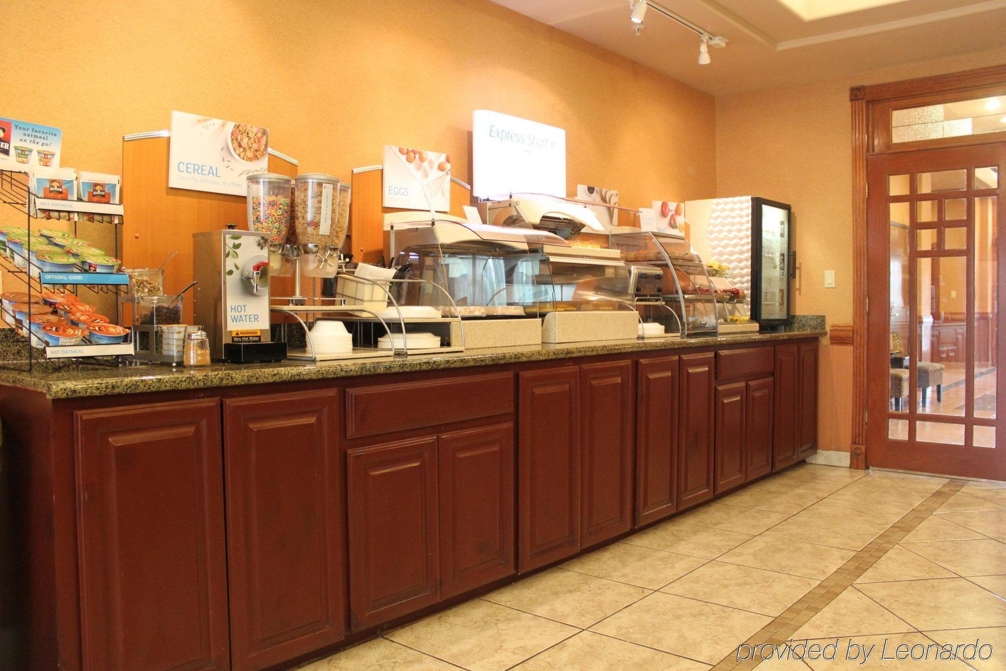 Holiday Inn Express Hotel And Suites Alice By Ihg Ngoại thất bức ảnh